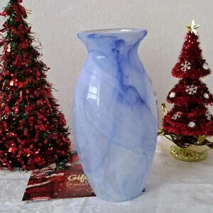 VASE CRYSTAL BLUE SWIRL  VINTAGE COLLECTIBLE